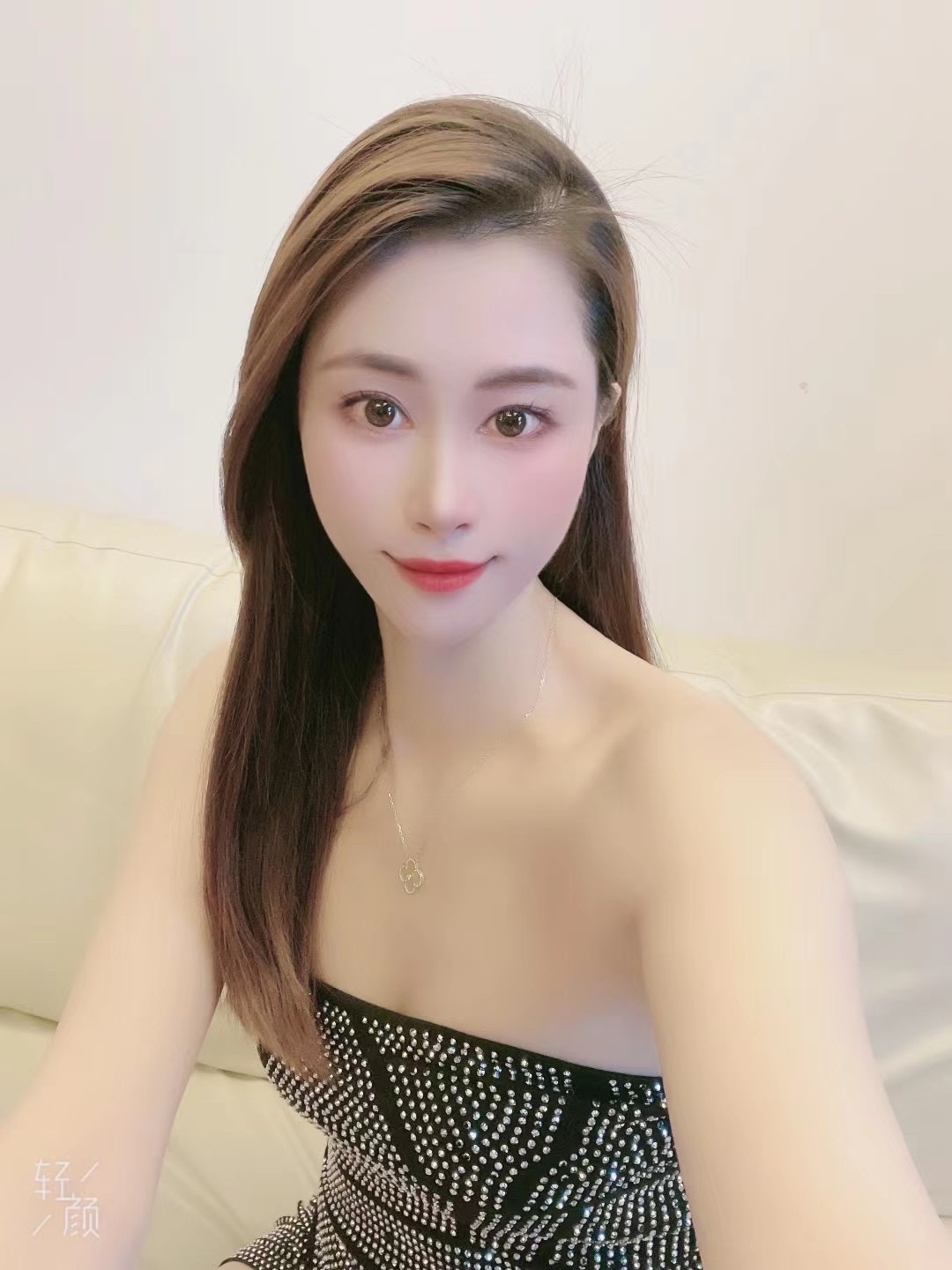 静安细腰大长腿妹子林津语